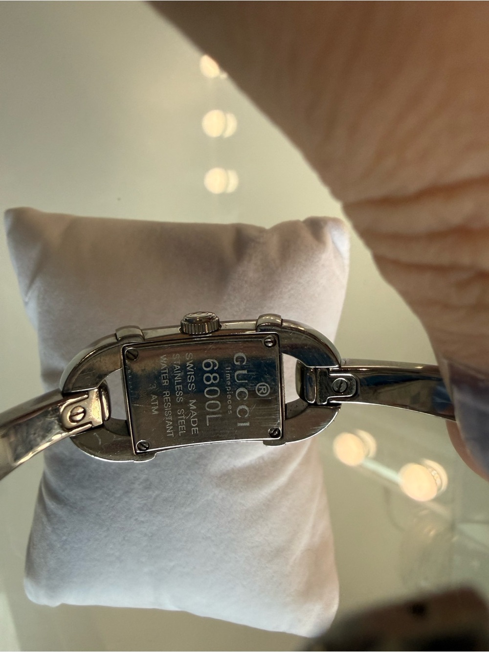 Gucci 6800L Women’s Watch Swiss Made Silver Tone Bangle Bracelet- Needs Battery - Picture 5 of 5